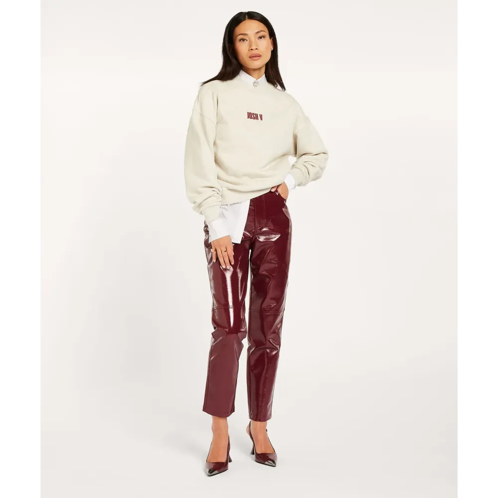 BO High Rise Girlfriend Broek in Lak Look - Berry Red | Josh V