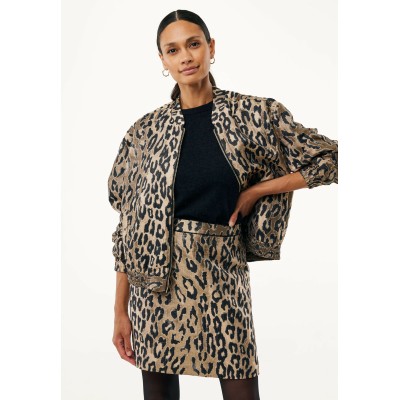 LEOPARD JACQUARD BOMER