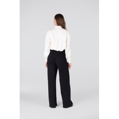 Lieke glans blouse met geborduurd logo - Wit