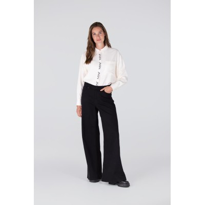 Lieke glans blouse met geborduurd logo - Wit