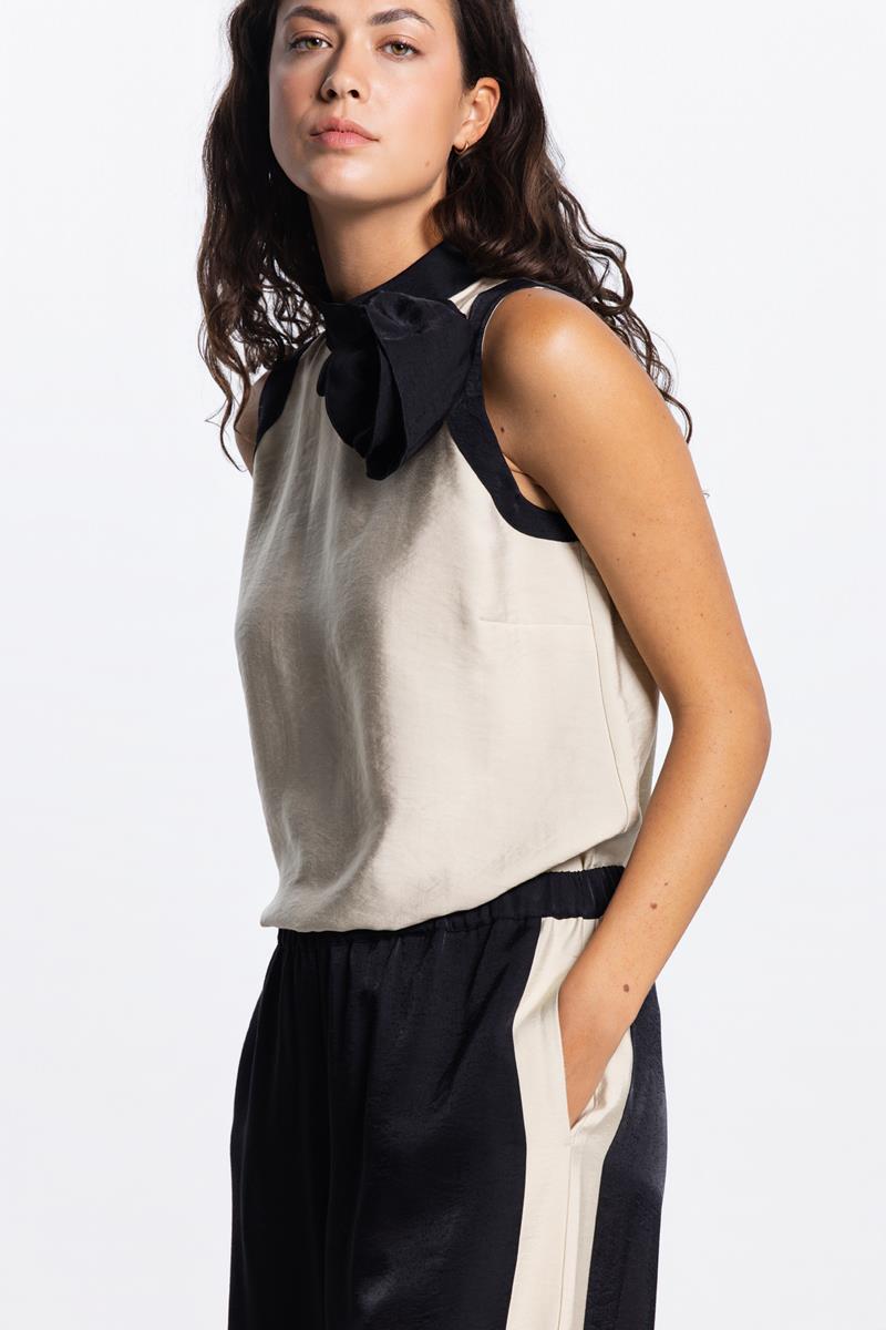 Paisley mouwloze blouse – Klei / Zwart