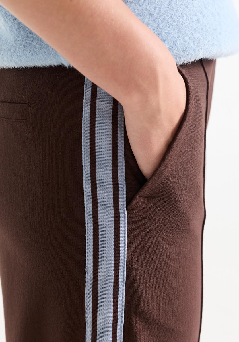 Aleid Bruine pantalon met streepdetail