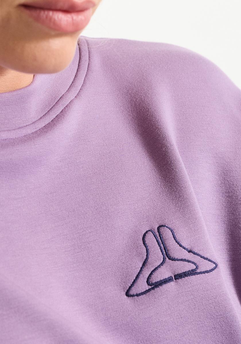 Alice Paarse sweater met subtiel logo-detail