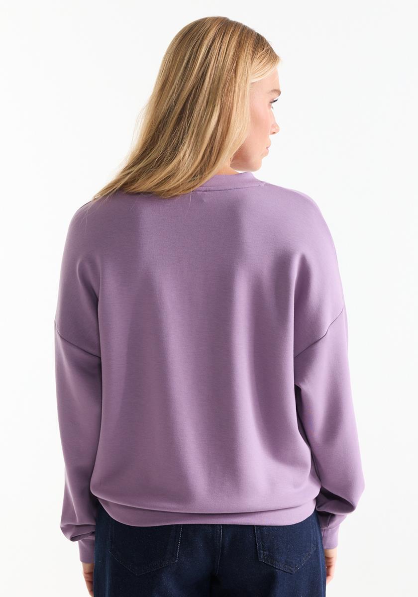 Alice Paarse sweater met subtiel logo-detail