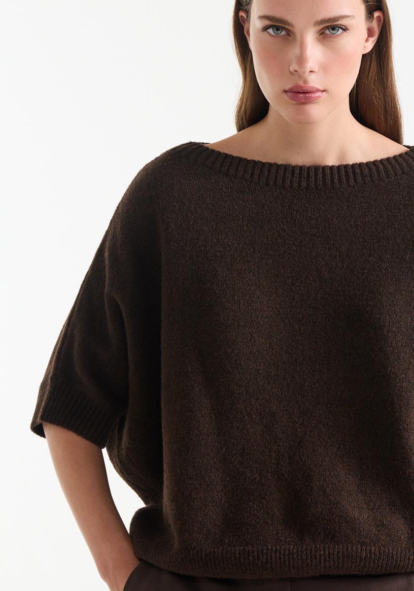 Dacota Bruine trui met korte mouwen en zachte knitstructuur