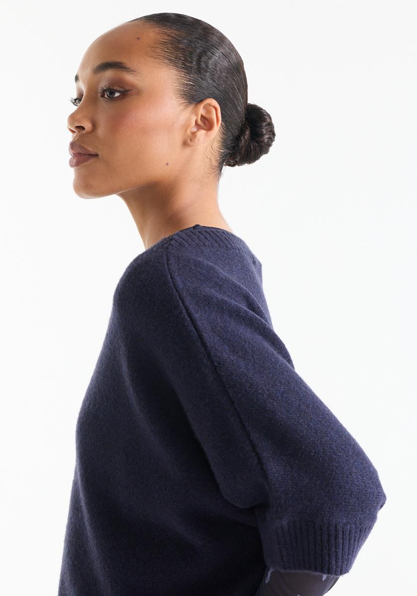 Dacota Donkerblauw trui met korte mouwen en zachte knitstructuur