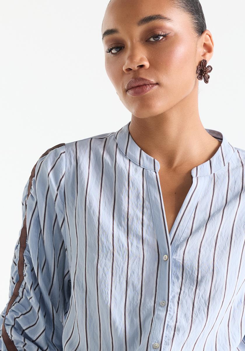 Leah Lichtblauwe gestreepte blouse