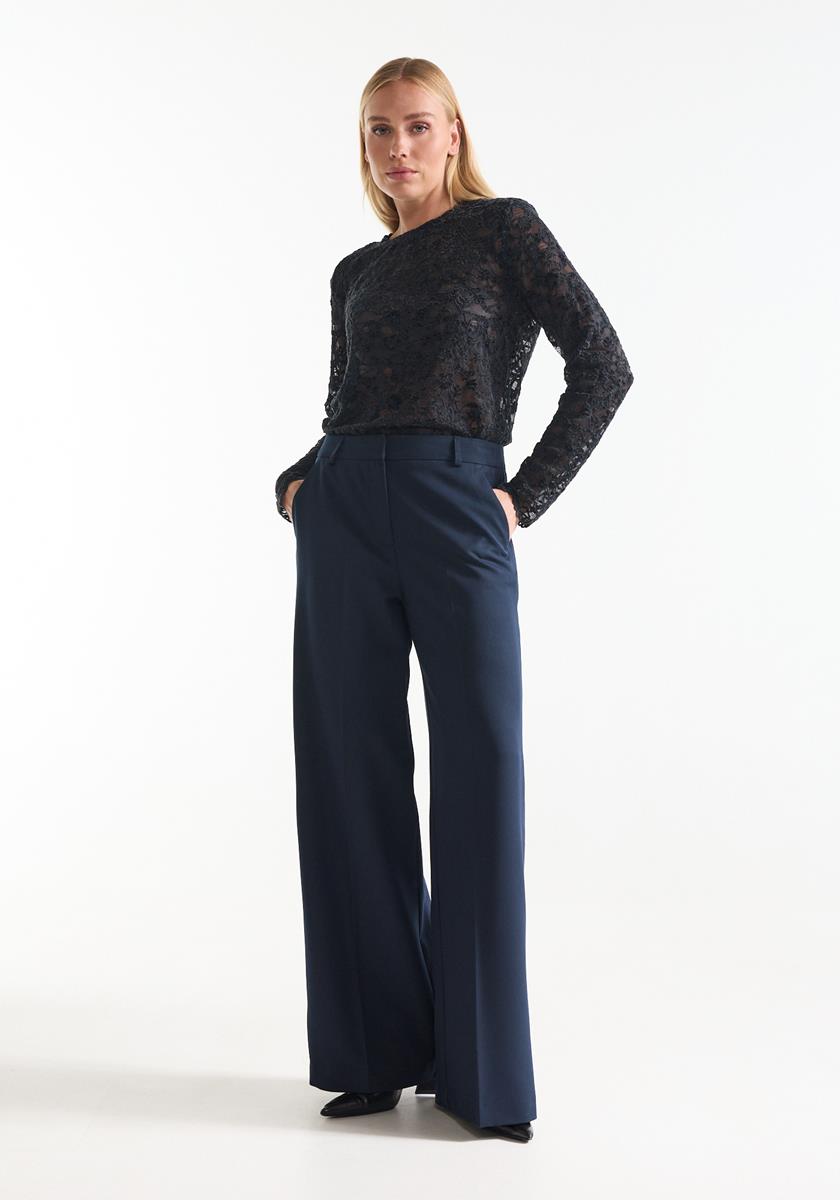 Kiki Donkerblauw kanten top