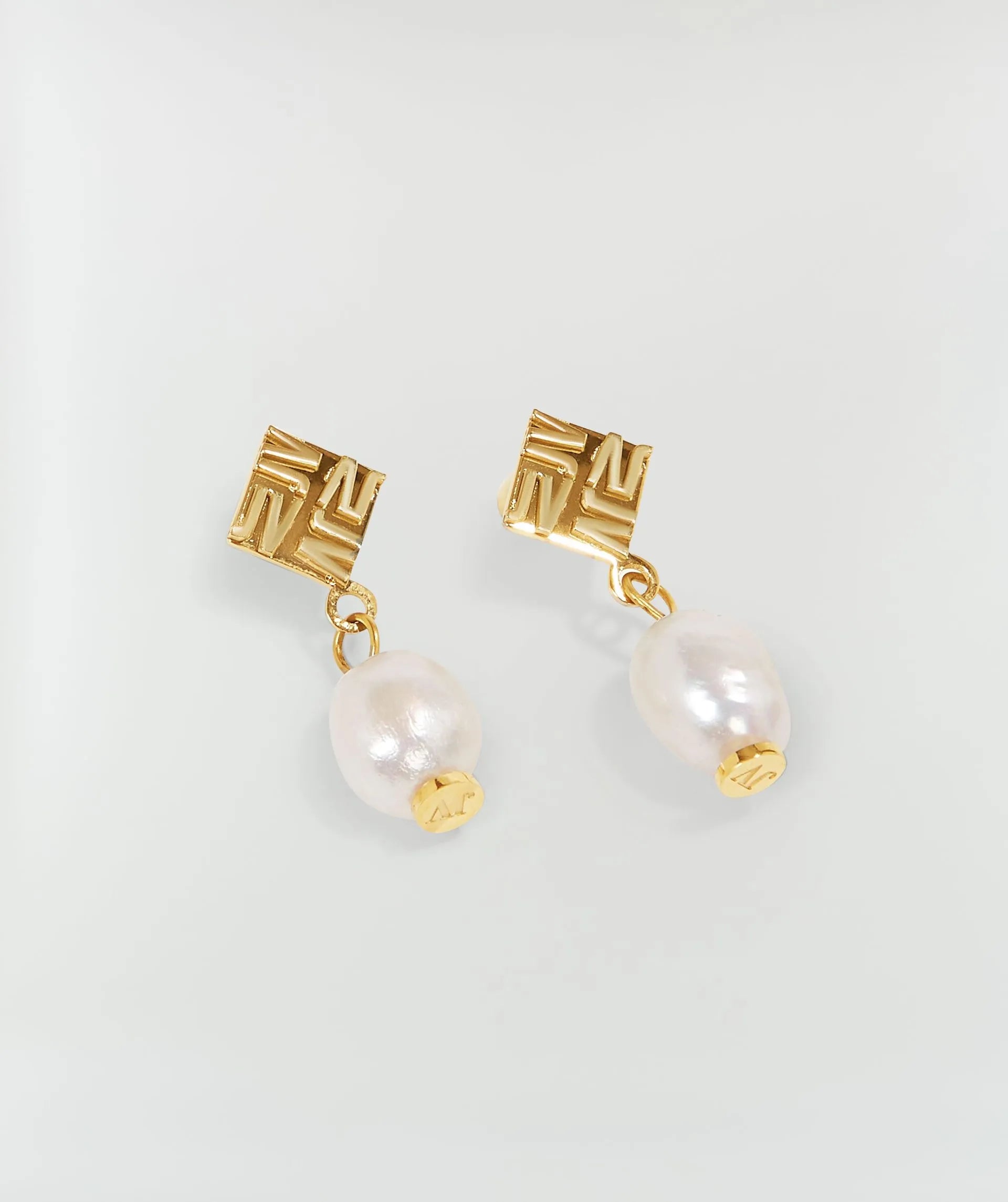 DONNA oorbellen met logo - antique gold