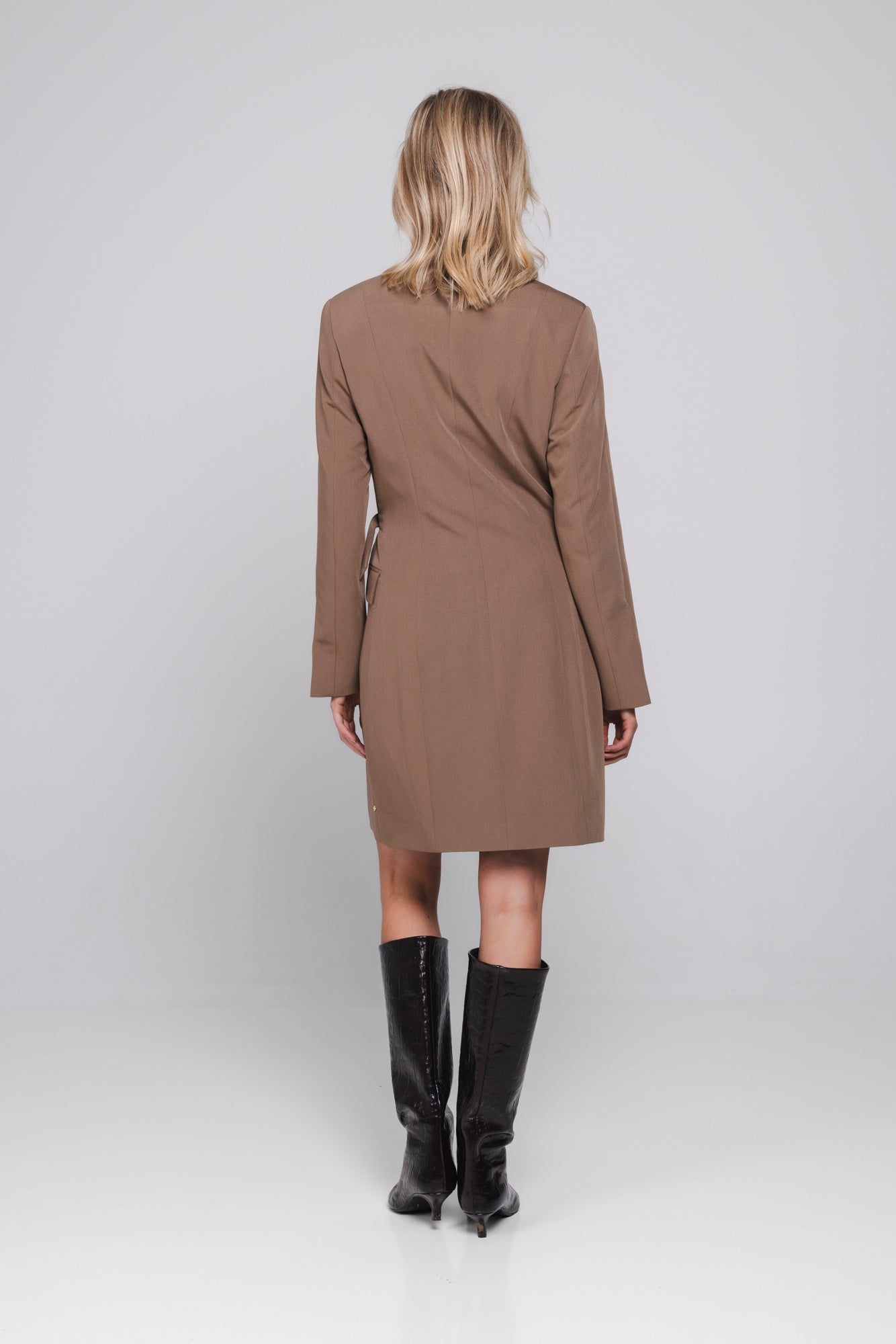 Alixia Dress Mocha – Accentil