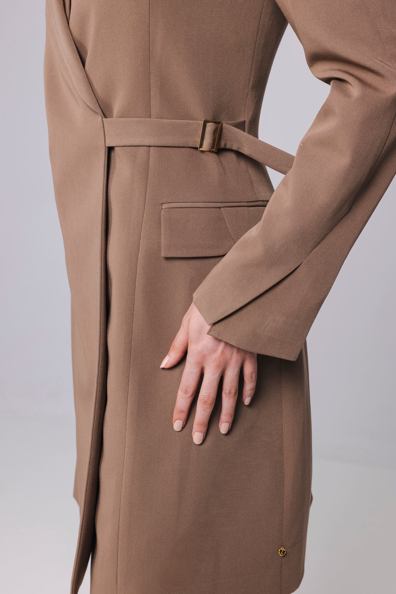 Alixia Dress Mocha – Accentil