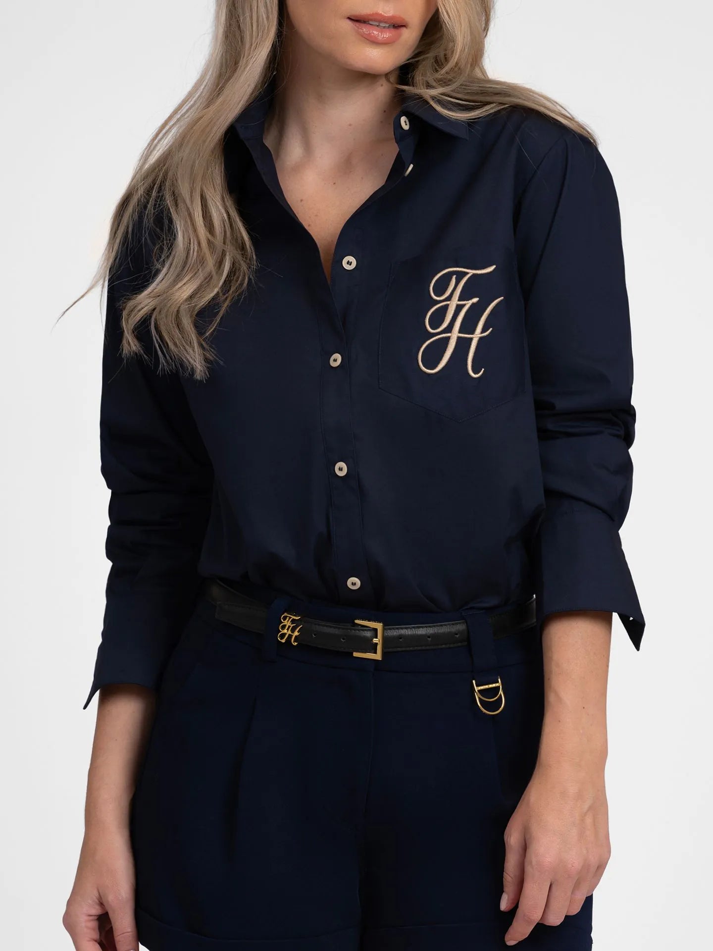 Osan Blouse - Oversized blouse met geborduurd logo