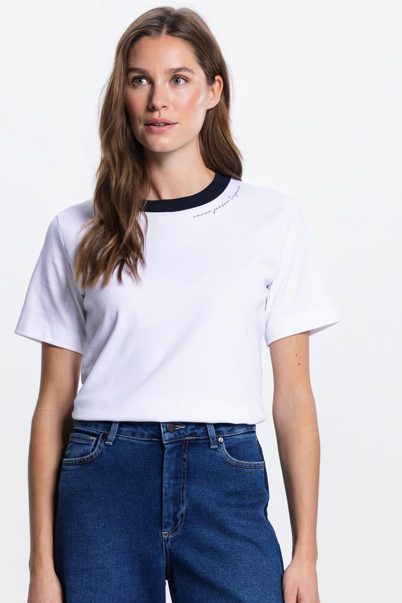 REINA REGULAR FIT T-SHIRT IN WIT