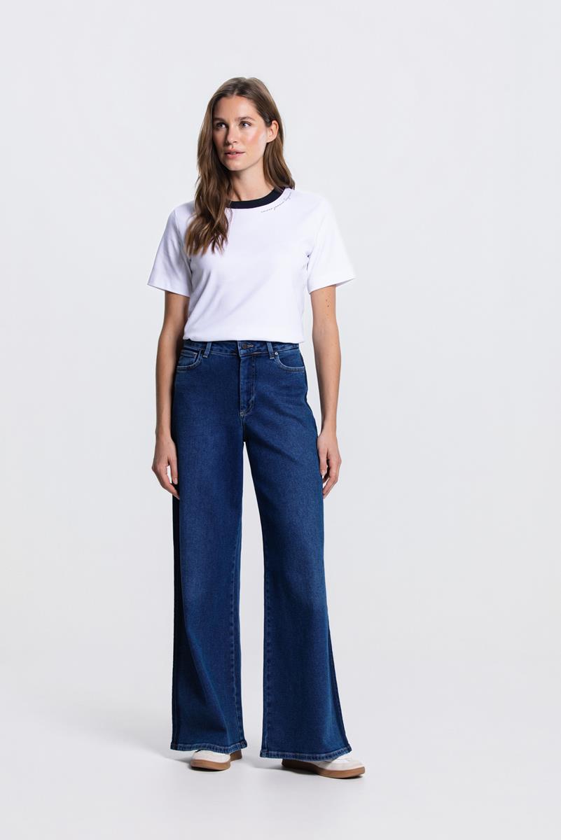 REINA REGULAR FIT T-SHIRT IN WIT