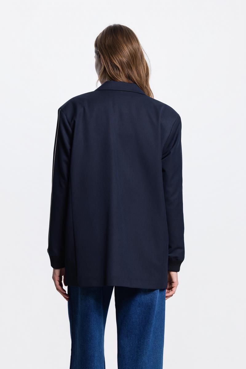ODA LICHT OVERSIZED BLAZER IN DONKERBLAUW