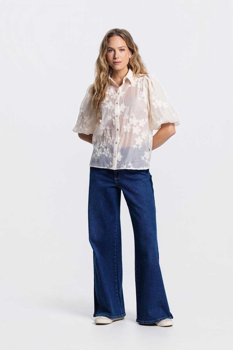 PRIYA BLOUSE MET 3D BLOEMENPRINT IN CREAM
