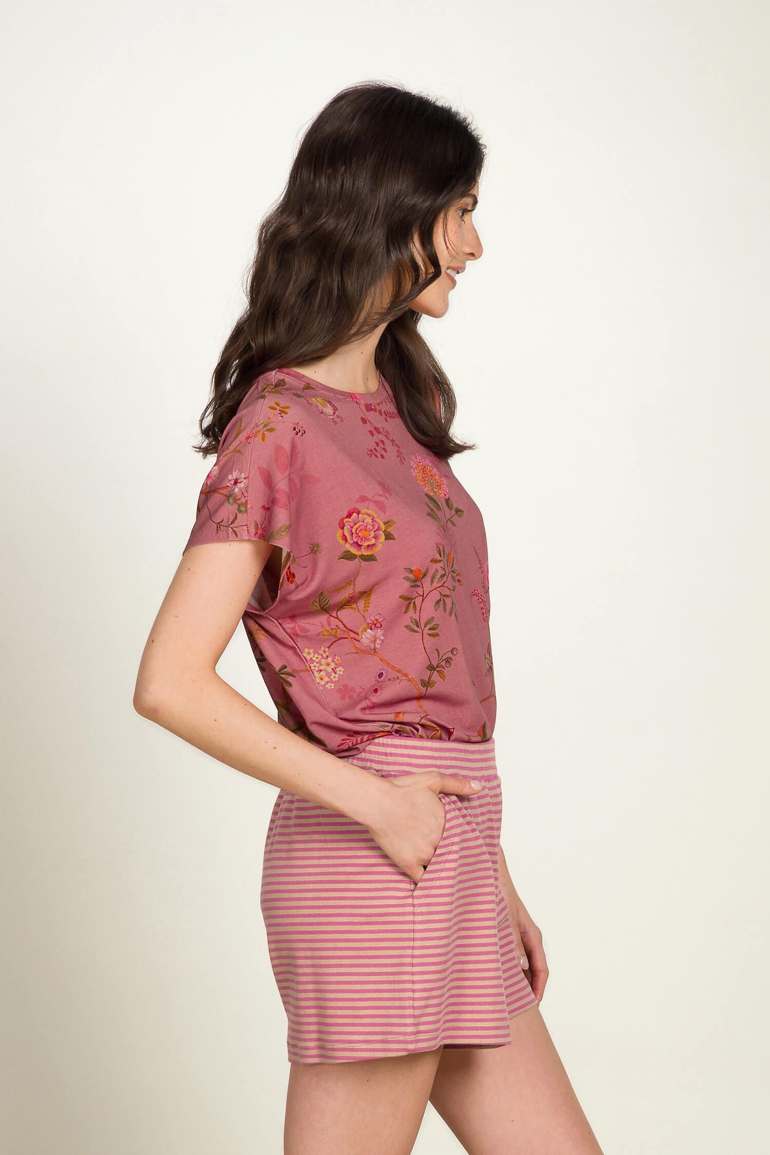 Tatum Top Korte Mouw Bodhi Flower Donkerroze