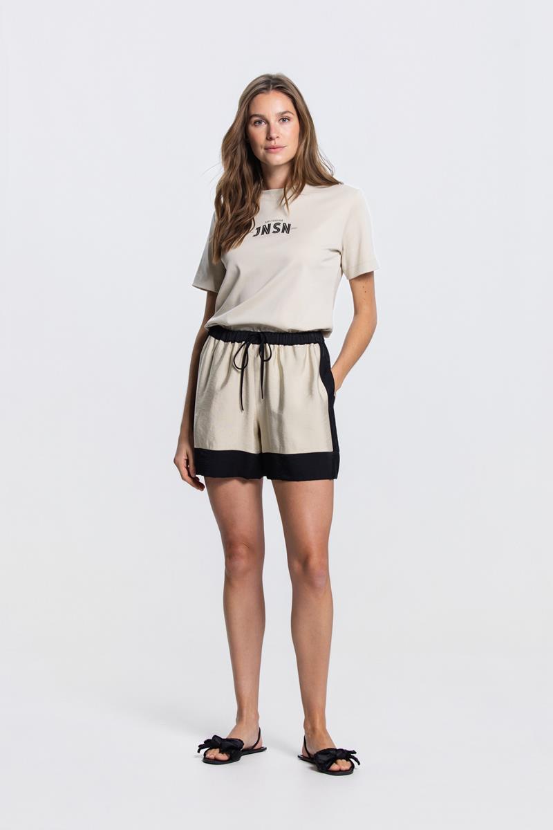 OISIN COLOURBLOCK SHORT IN KLEI-ZWART