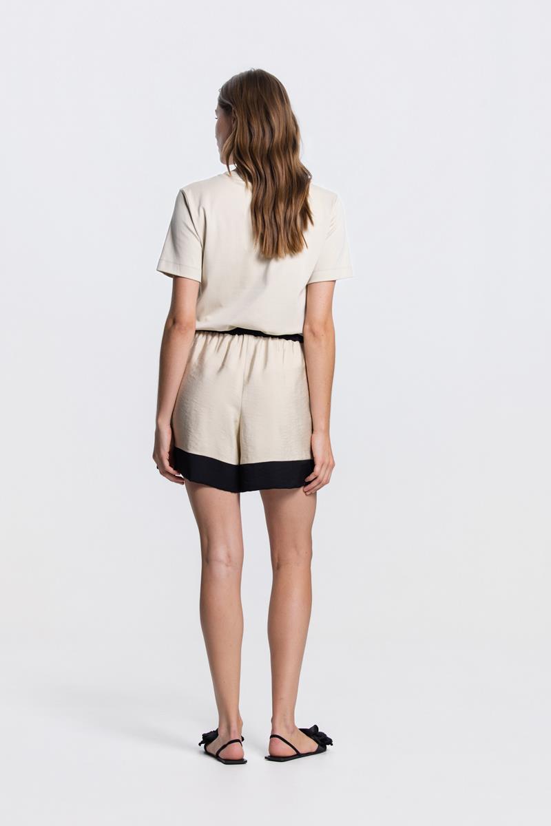 OISIN COLOURBLOCK SHORT IN KLEI-ZWART