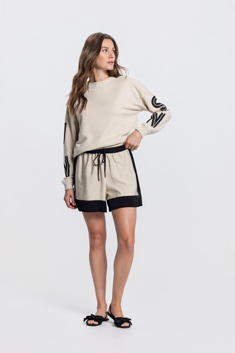 OISIN COLOURBLOCK SHORT IN KLEI-ZWART
