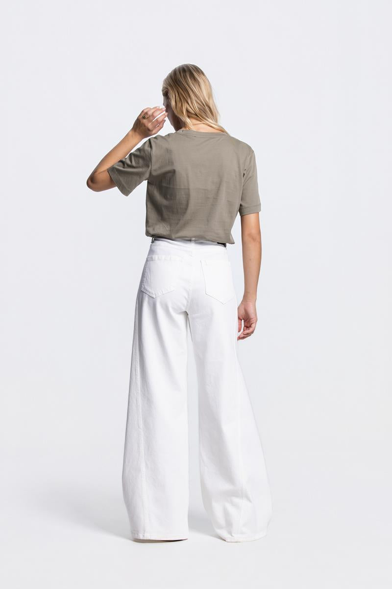 SUVI T-SHIRT IN LEGERGROEN