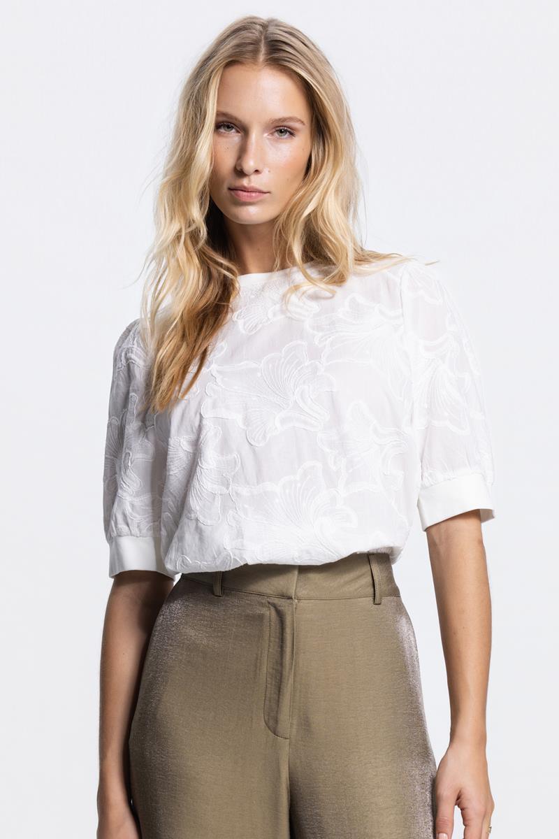 NOEL TOP MET 3D BLOEMENPRINT IN OFF WHITE