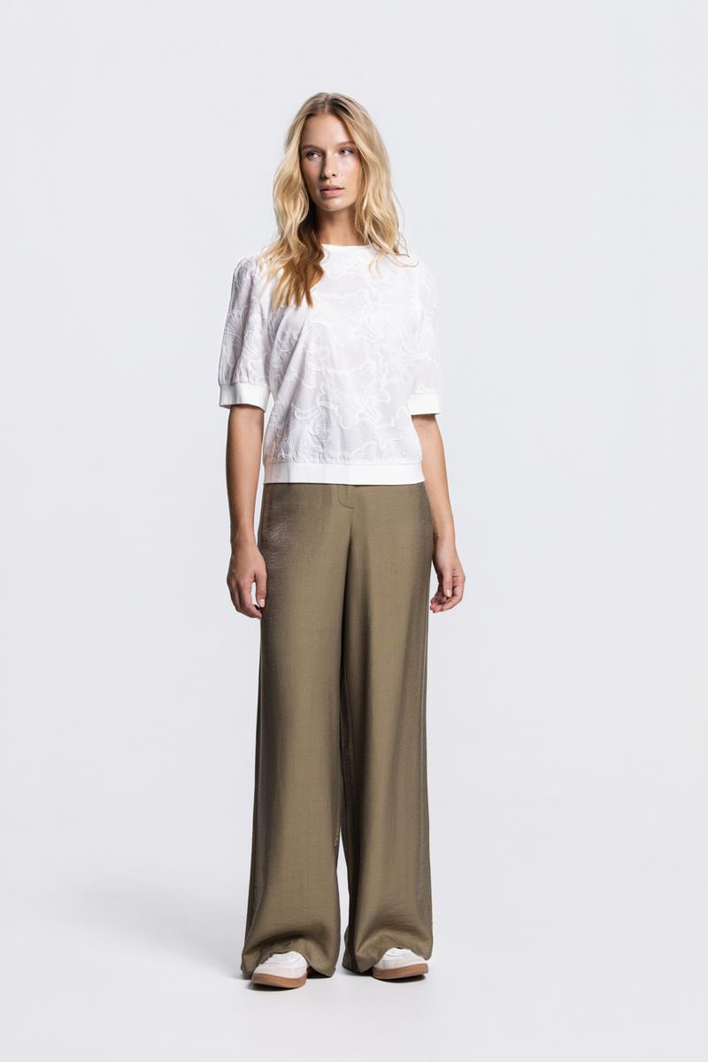 NOEL TOP MET 3D BLOEMENPRINT IN OFF WHITE