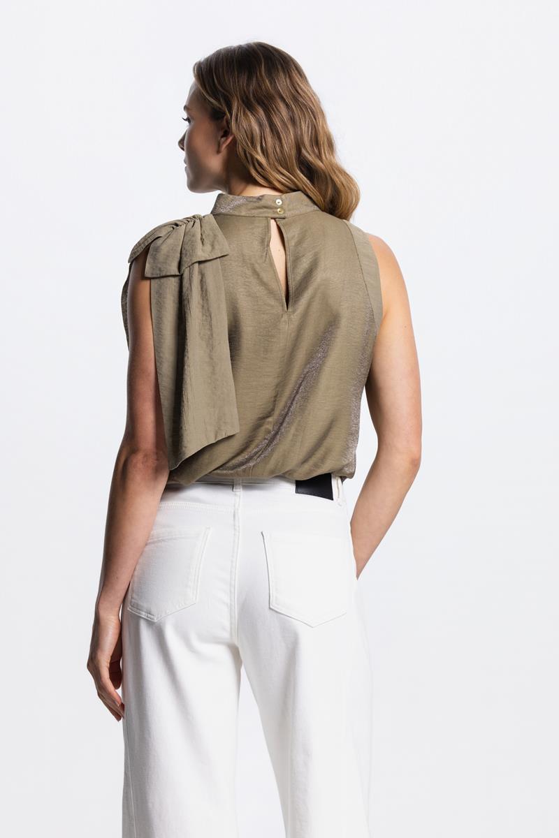 ORLA MOUWLOZE GLANS BLOUSE IN LEGERGROEN