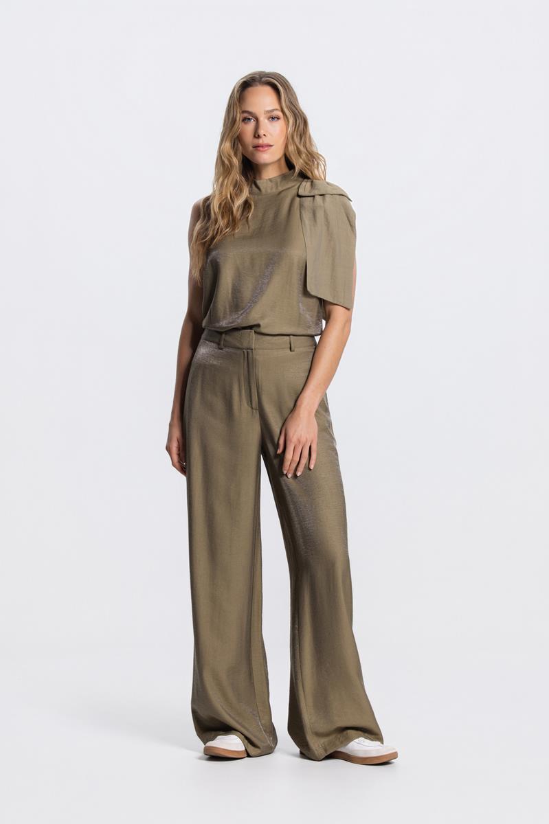 ORLA MOUWLOZE GLANS BLOUSE IN LEGERGROEN