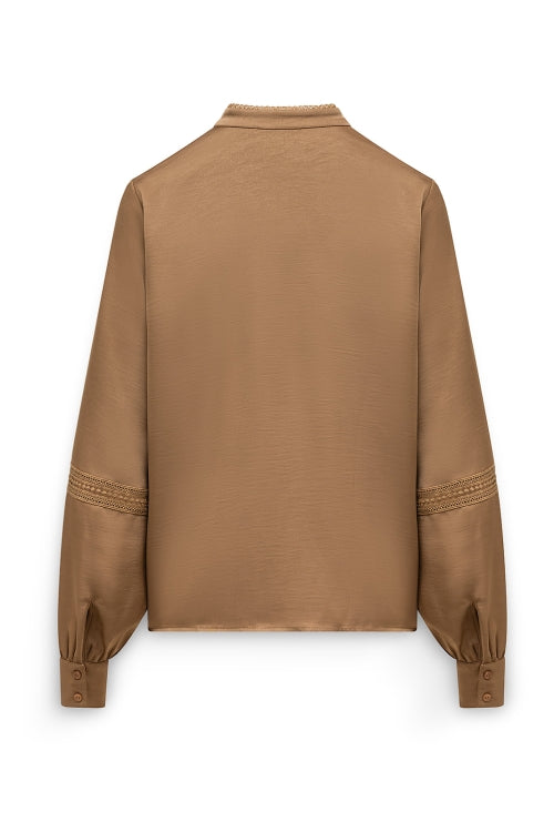 Amin Goudkleurige satijnen blouse met broderie anglaise