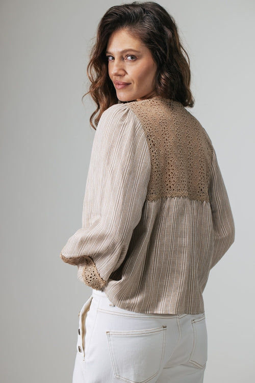 Atoli Blouse met streepdessin en broderie anglaise