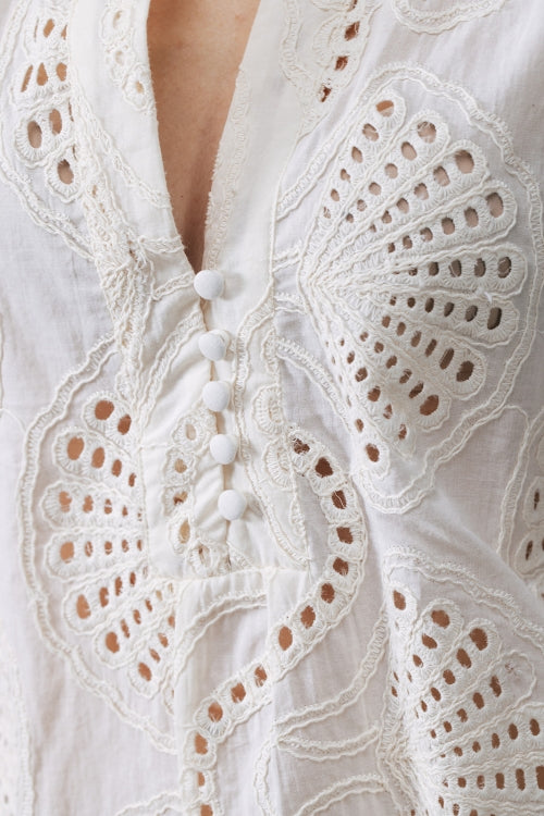Anneke Blouse met broderie anglaise
