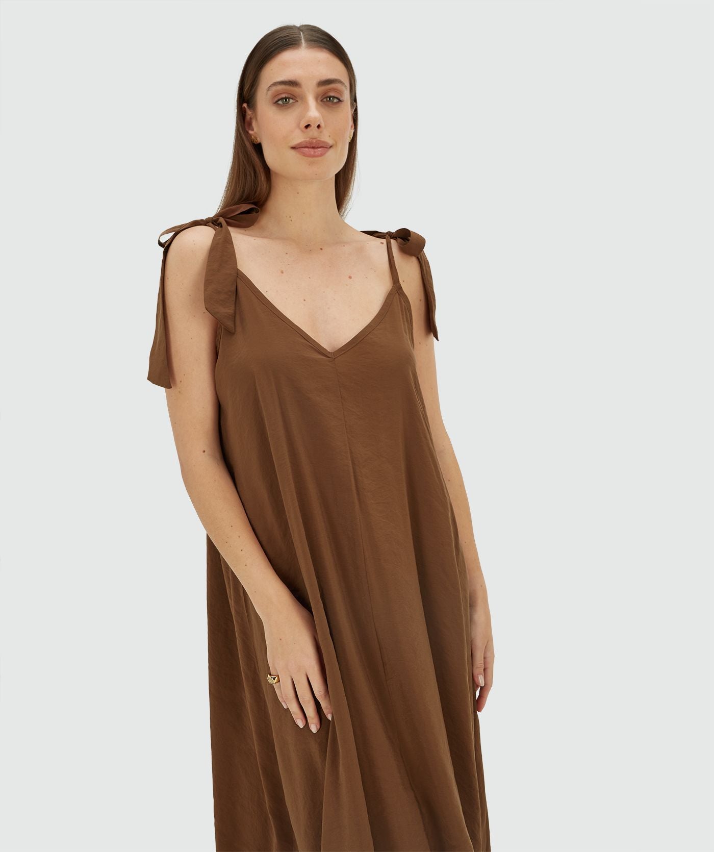 CLARA maxi jurk met striksluiting - brown