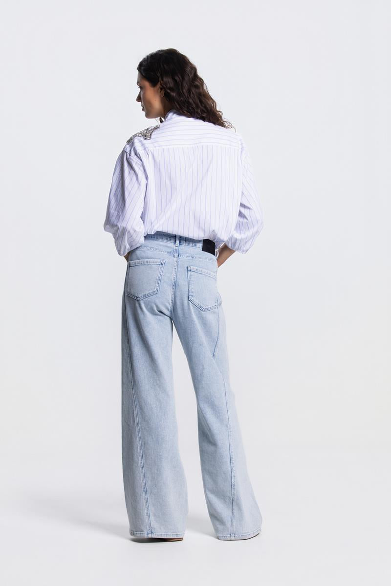 PARISA GESTREEPTE BLOUSE IN LICHTBLAUW