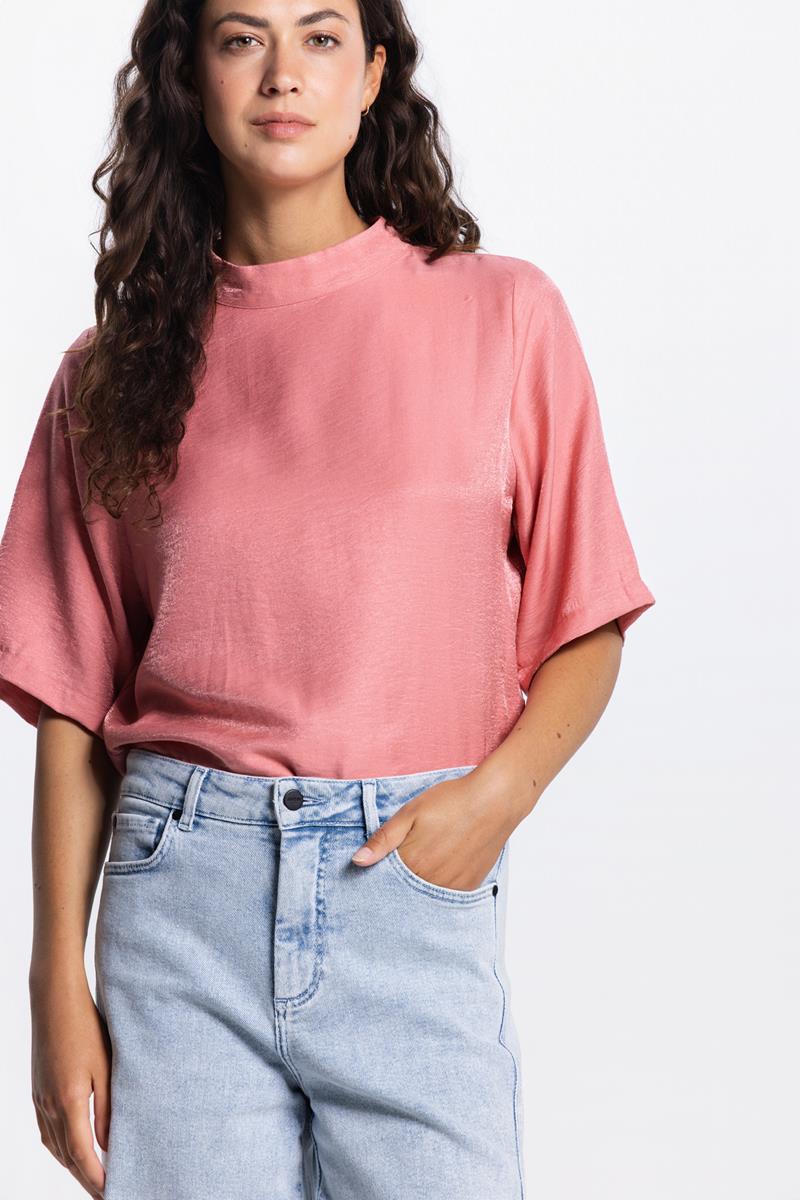ODILE GLANS TOP IN BLUSH