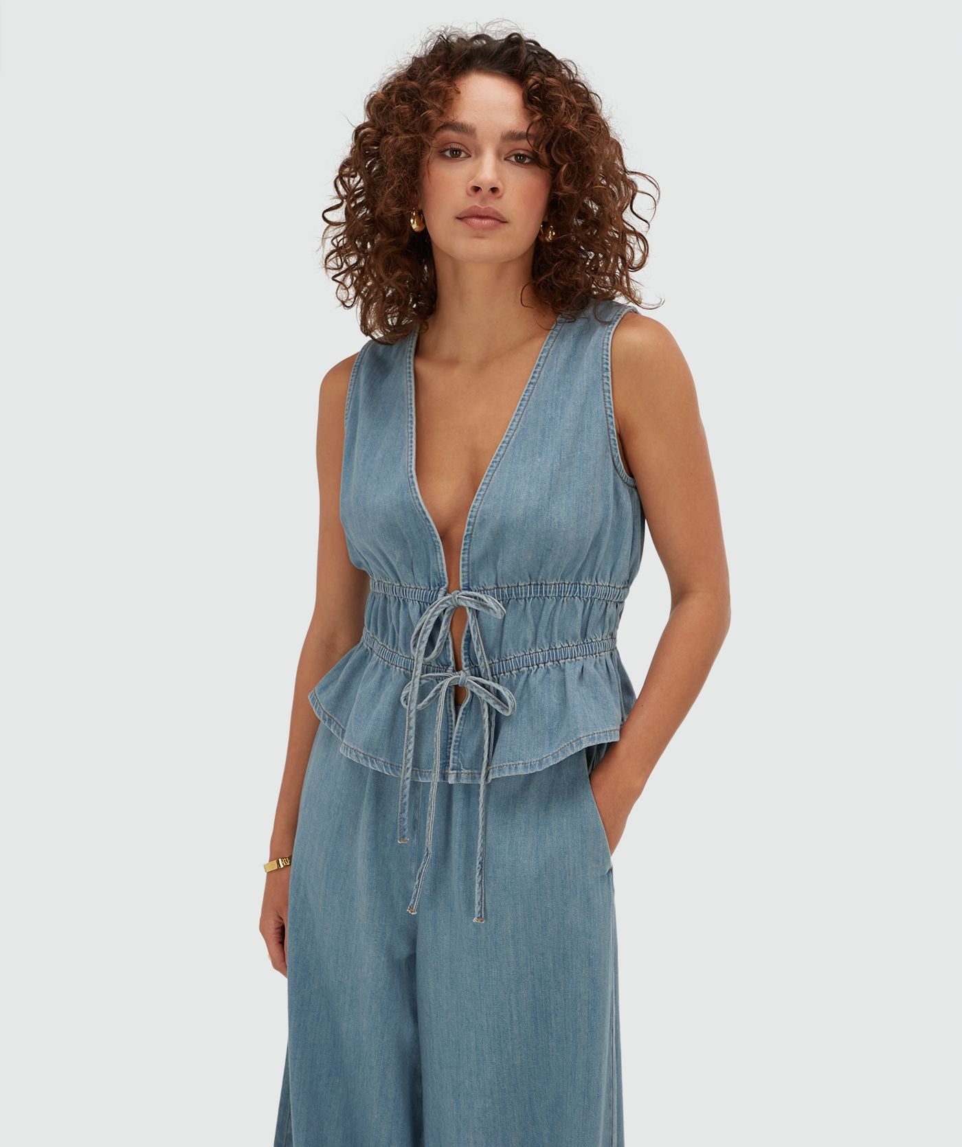 SEA getailleerde top met peplum - mid blue denim