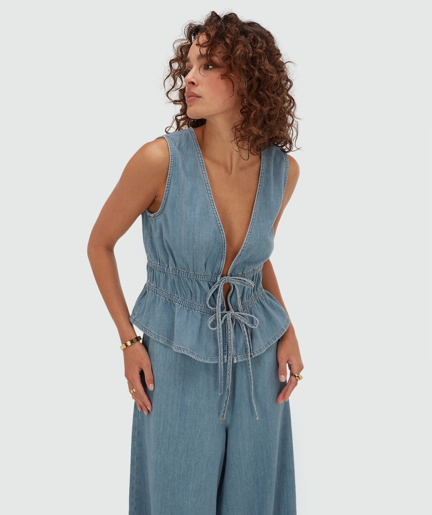 SEA getailleerde top met peplum - mid blue denim