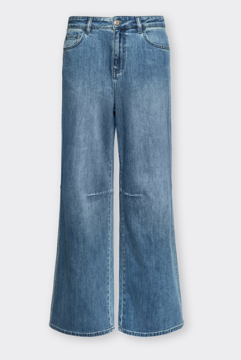 Flared jeans met details